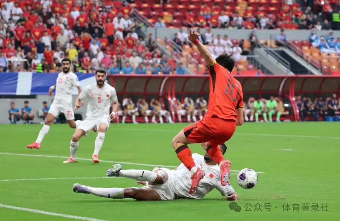 1比0点杀巴林！国足赢球避免小组垫底