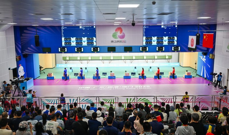 河北女将10米气手枪团体摘银