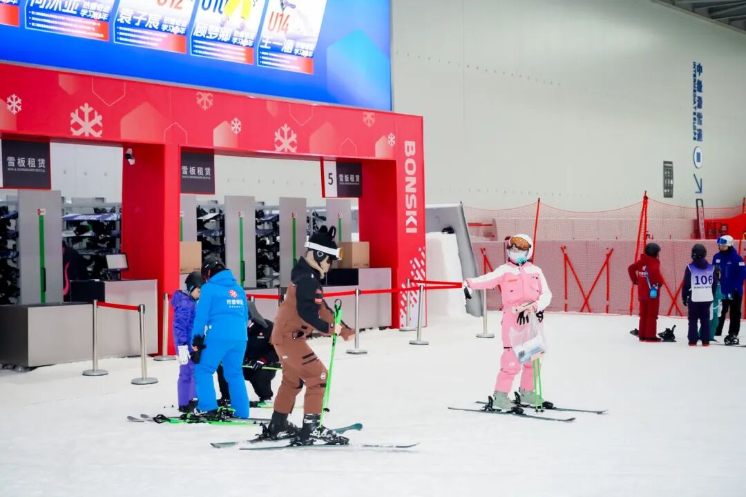 “冬季到河北来玩雪”2025-2026雪季冰雪运动嘉年华石家庄站盛大启动